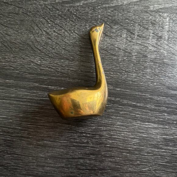 Vintage Mid Century Modern Solid Brass Swan Figurine Paperweight Ringer Holder - Picture 9 of 10